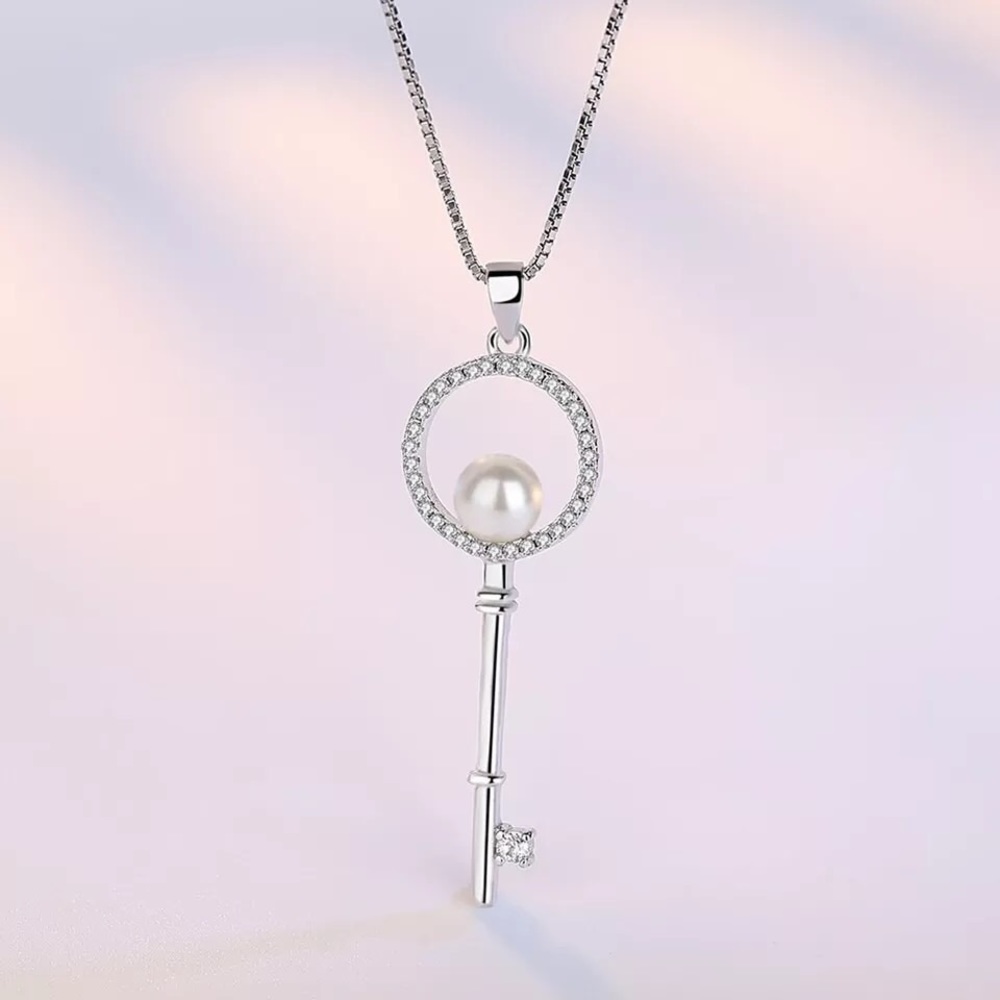 Sterling Silver Key Necklace 🌺